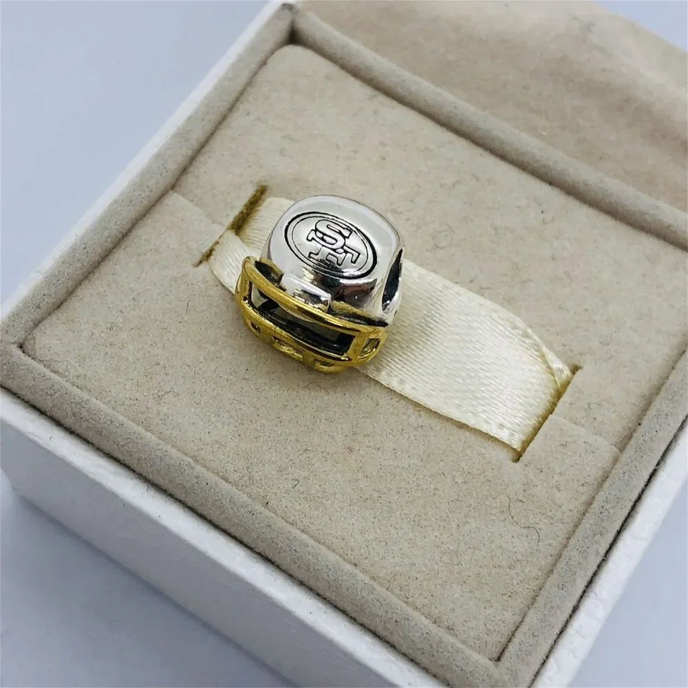 ✨✨Pandora San Francisco 49'rs Football Helmet Charm - Picture 4 of 5
